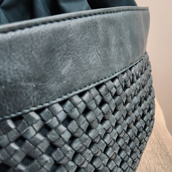 Fall SALE! Genuine Leather Crossbody - Picture 6 of 8